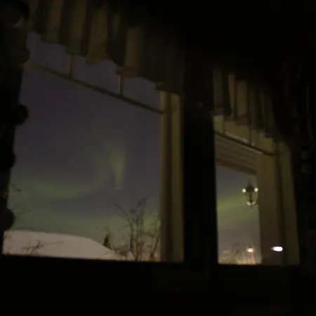 Aurora Hillside House *